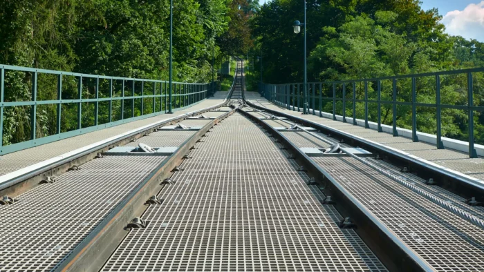 MEISER – Viele Stärken. Ein Versprechen. – Stadtseilbahn Dresden